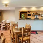 Econo Lodge Inn&Suites Santa Fe
