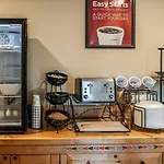 Econo & South Hotel 5*
