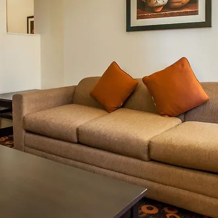 Hotel Econo & South 5*