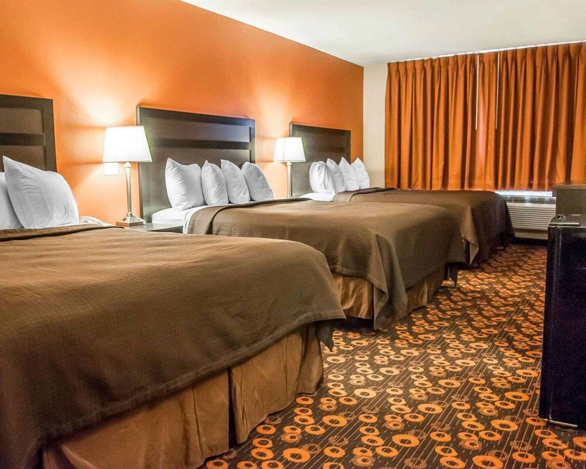 Econo & South Hotel 2*